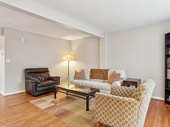 3rd image of 9061 Falcon Glen Ct
