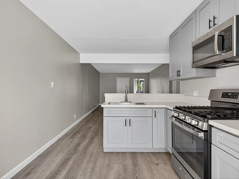 10442 Lampson Avenue — Photo 14