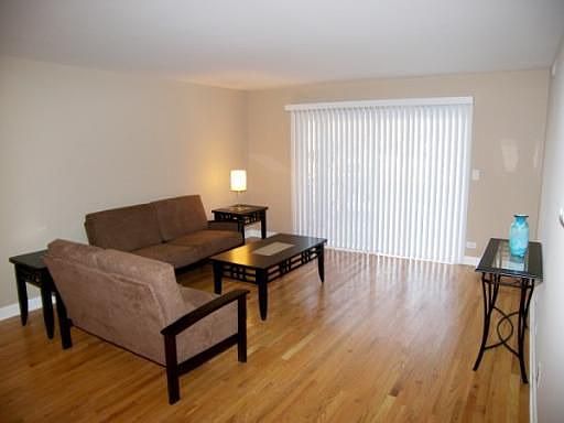 5th image of 16W611 Mockingbird Ln APT 106
