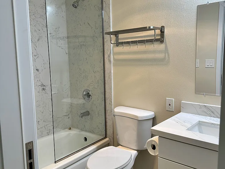 Maverick Apartments — Photo 26