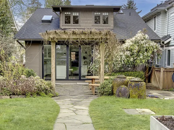 1922 11th Avenue E, Seattle, WA 98102