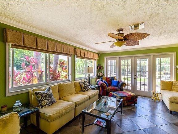 5th image of 305 Charles Dr