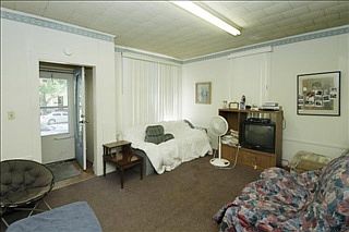 3rd image of 614 W Lovell St