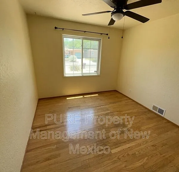 6013 Zimmerman Ave NE — Photo 16
