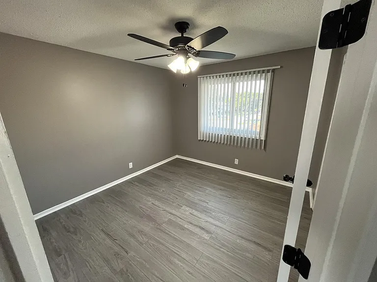 5610 Salt Valley View St #3 — Photo 9