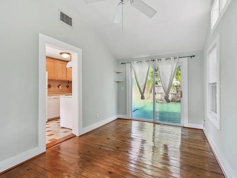 618 Louden Ave — Photo 18