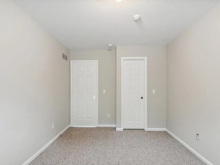 1688 Christopher Dr — Photo 18