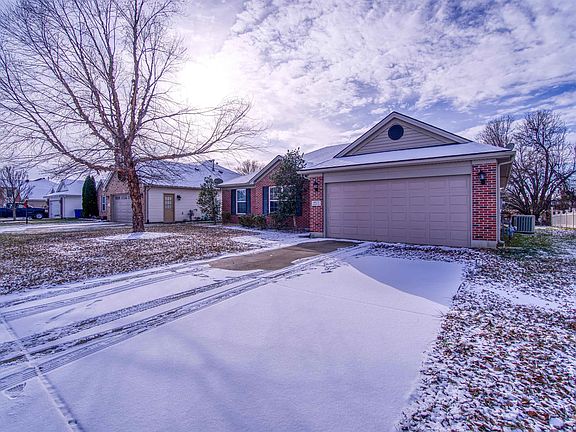 2nd image of 4823 Penrose Dr