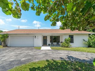 6929 Eastview Dr, Lake Worth, FL 33462