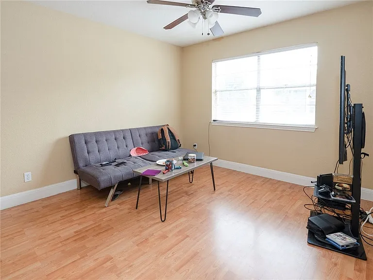 4306 Avenue A #102 — Photo 7