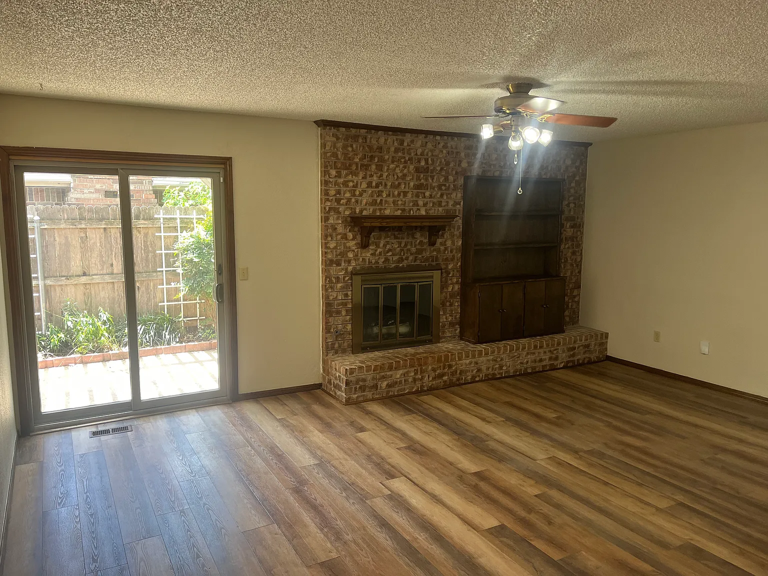 3 bed, 1400 sqft, $1,500 — Photo 4