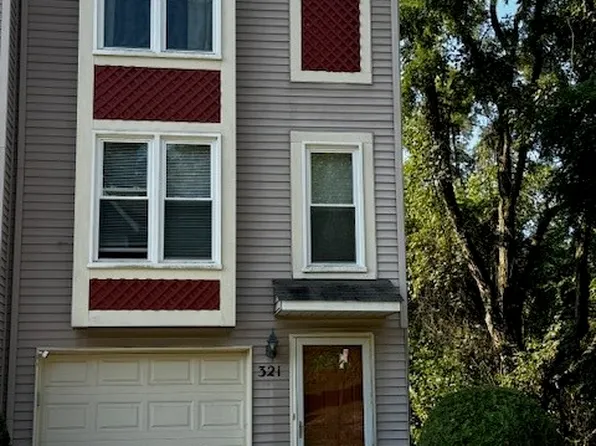 321 Hamlet Ct, Pittsburgh, PA 15227