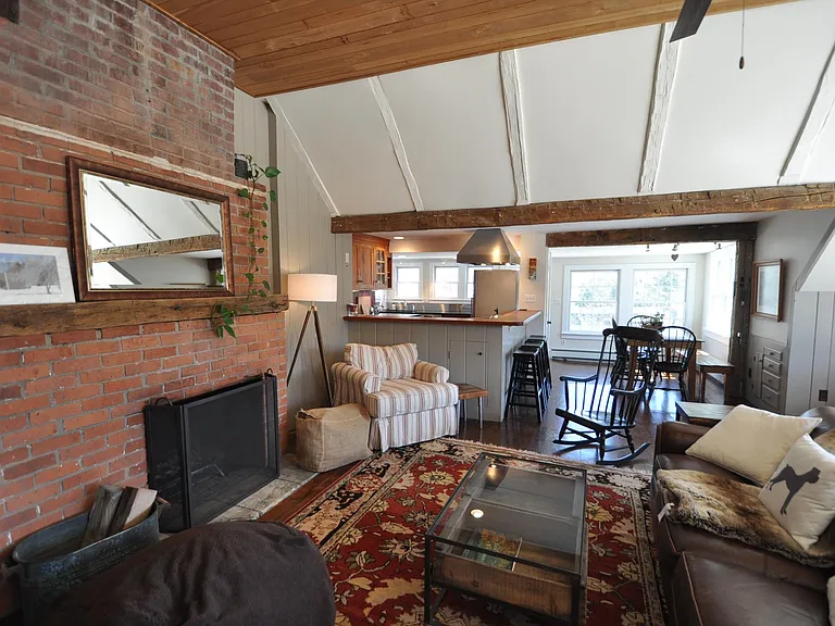 7190 Main St — Photo 11