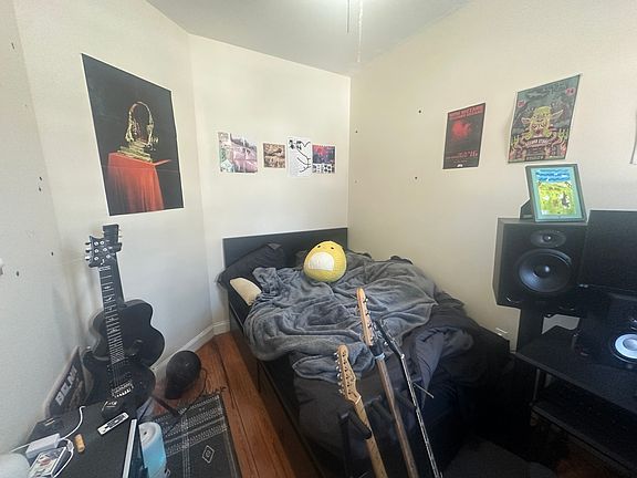 4th image of 30 Hawthorne St #2