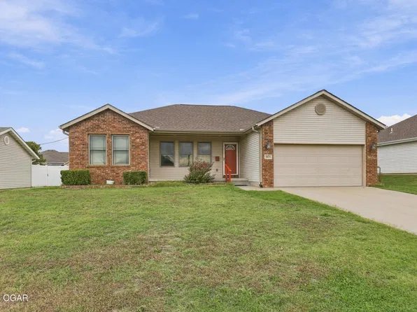 2821 E 18th St, Joplin, MO 64804