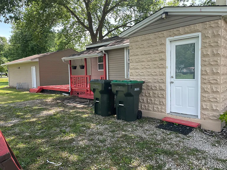 341 W Kennedy Rd — Photo 40