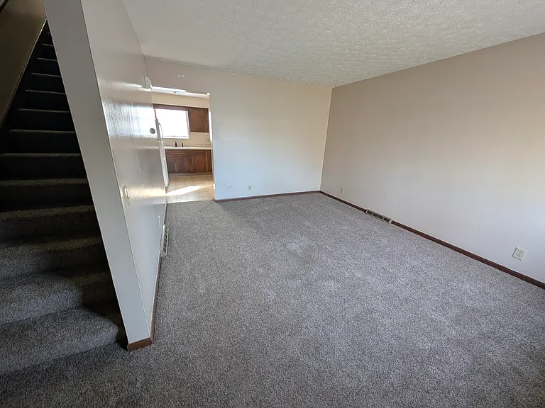601 Colony Rd — Photo 4
