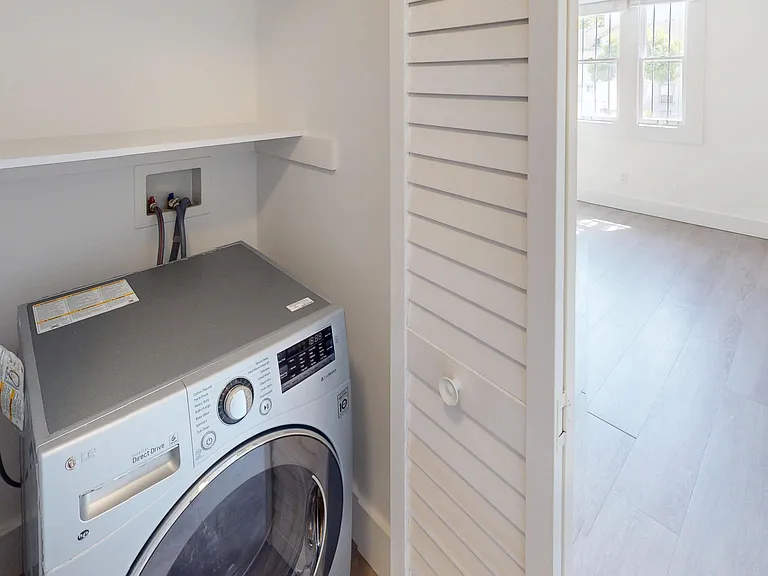 643 Webster St #2 — Photo 5