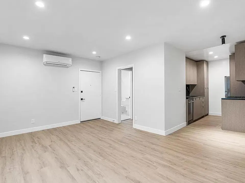 9337 National Blvd #2