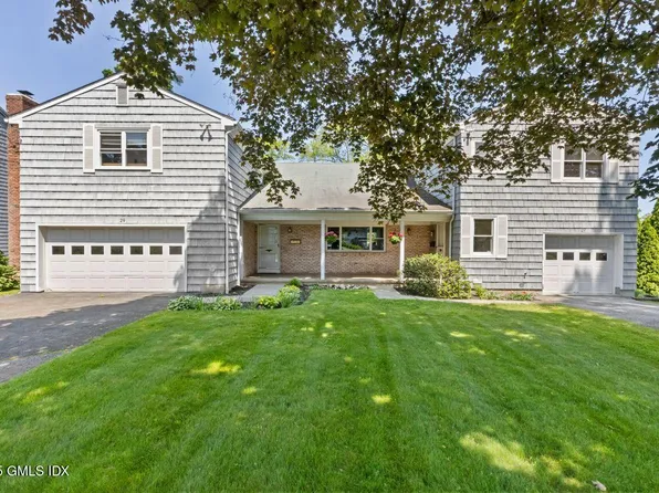 29 Maplewood Dr, Cos Cob, CT 06807