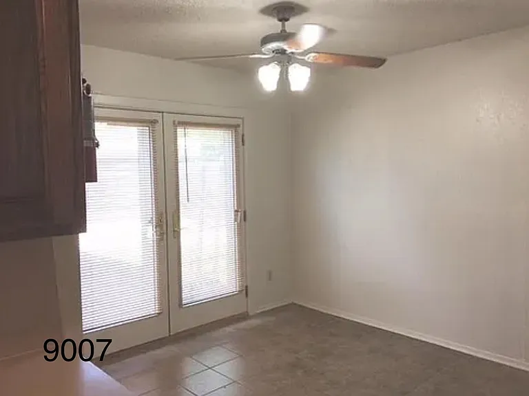 9007 Clusters Dr — Photo 5