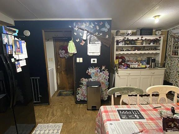 3rd image of 4863 Shrewsbury Rd