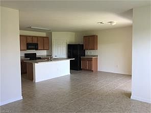 4th image of 209 SW 35th St