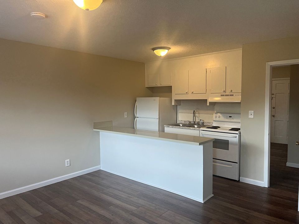 1st image of 504 S Washington St #4