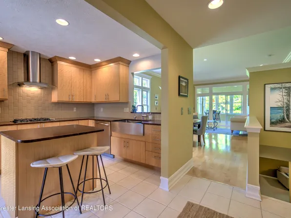 5135 Hawk Hollow Dr E, Bath, MI 48808