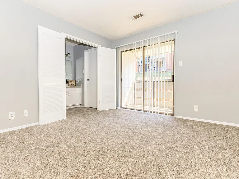 Sunridge Apartments — Photo 20