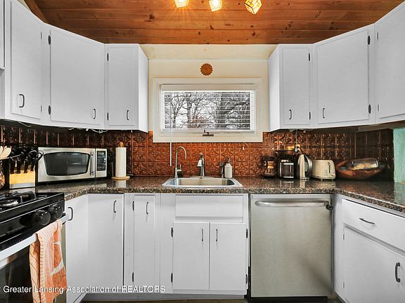 3rd image of 6293 W Lake Dr