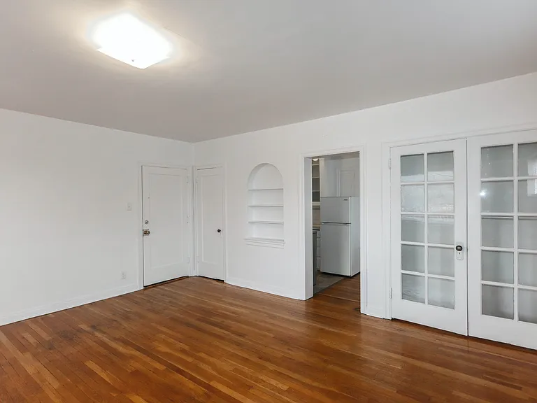 740 E Broadway #S-404 — Photo 6