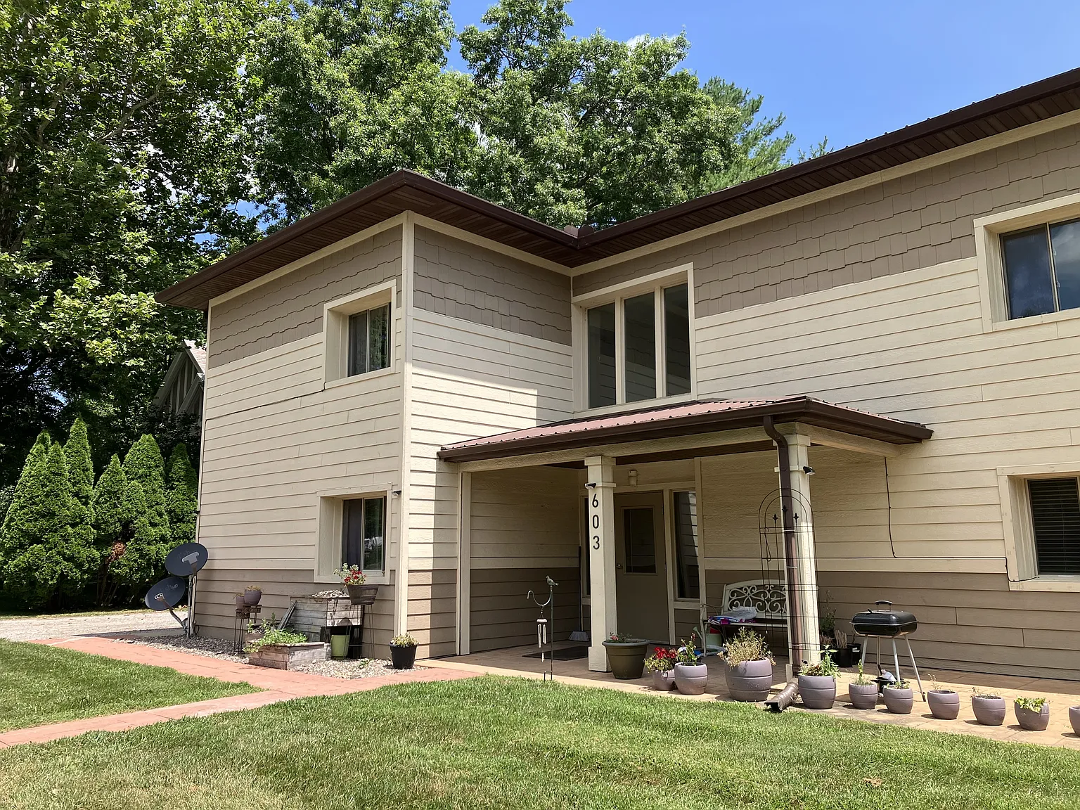 2 bed, 789 sqft, $1,100 — Photo 1