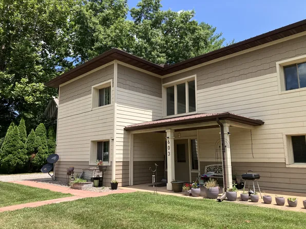 601 N State St, Monticello, IL