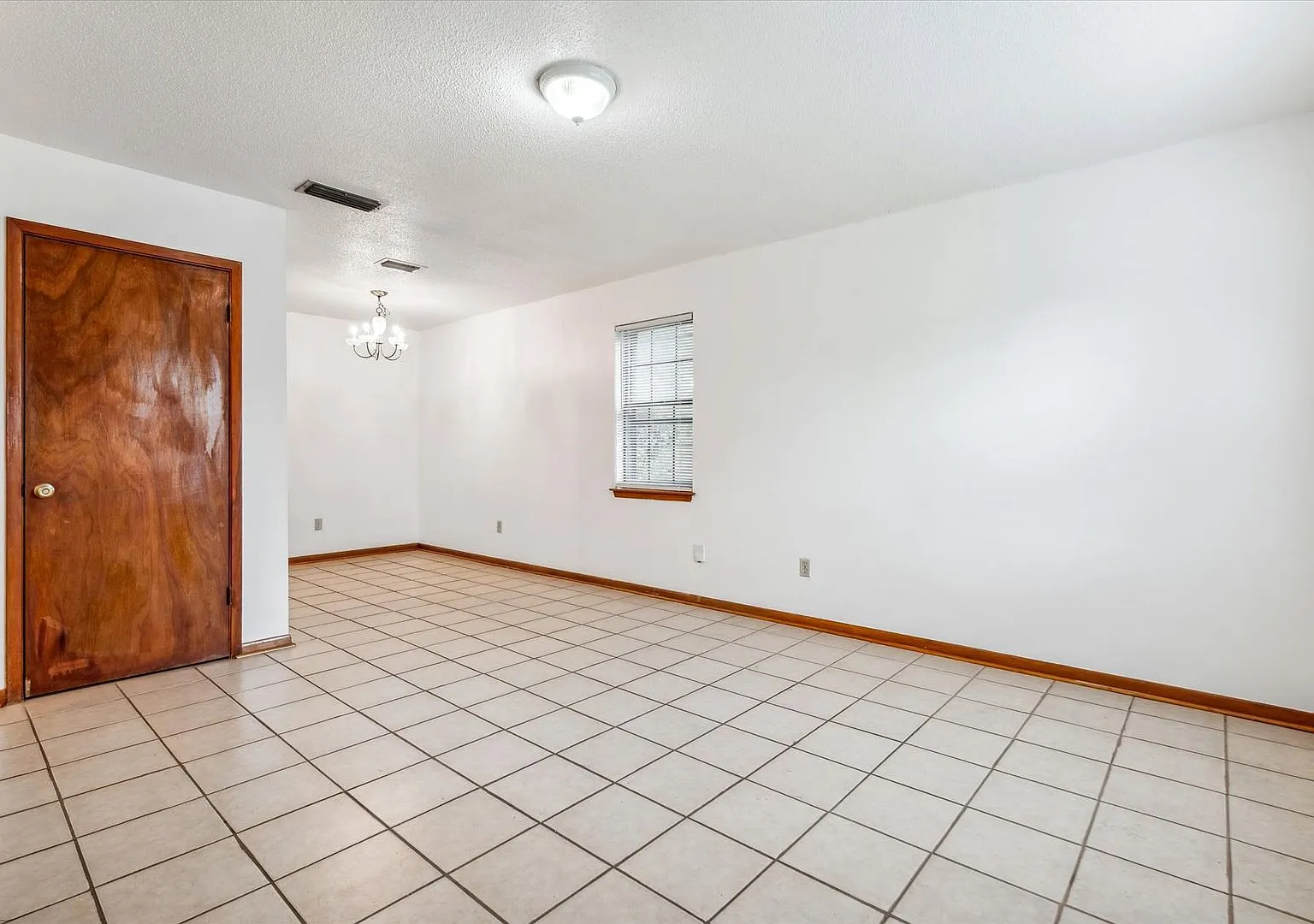 Move in Ready! — Photo 2