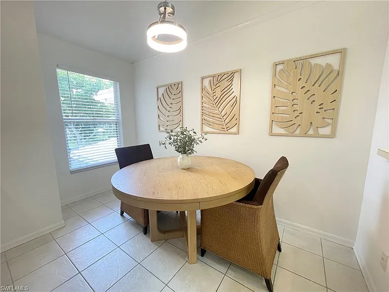 341 Emerald Bay Cir #T5 — Photo 4