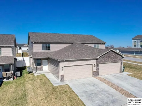 5006 W Hillsboro Dr, Lincoln, NE 68528