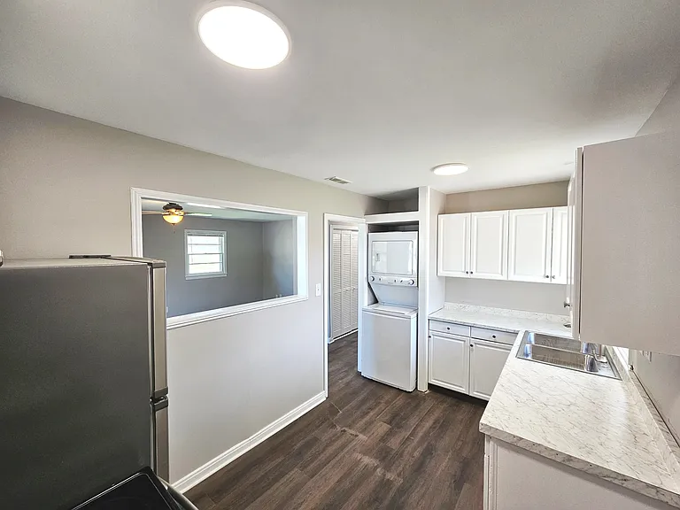 4910 Barlow Dr — Photo 7