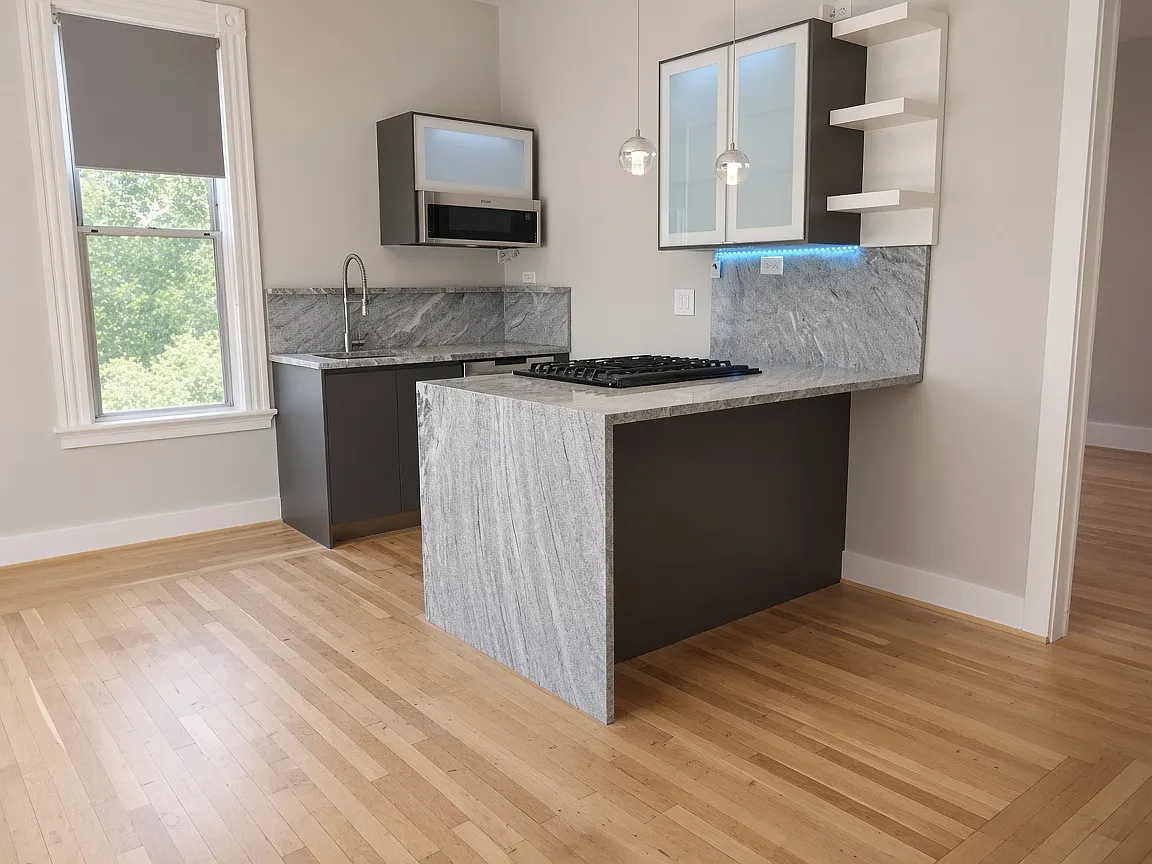2 bed, 850 sqft, $2,400 — Photo 2