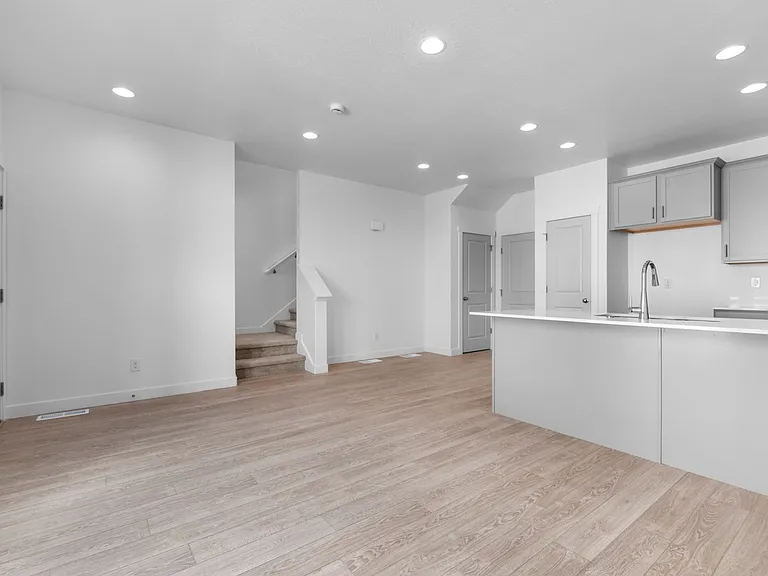1630 E 6820 N — Photo 5