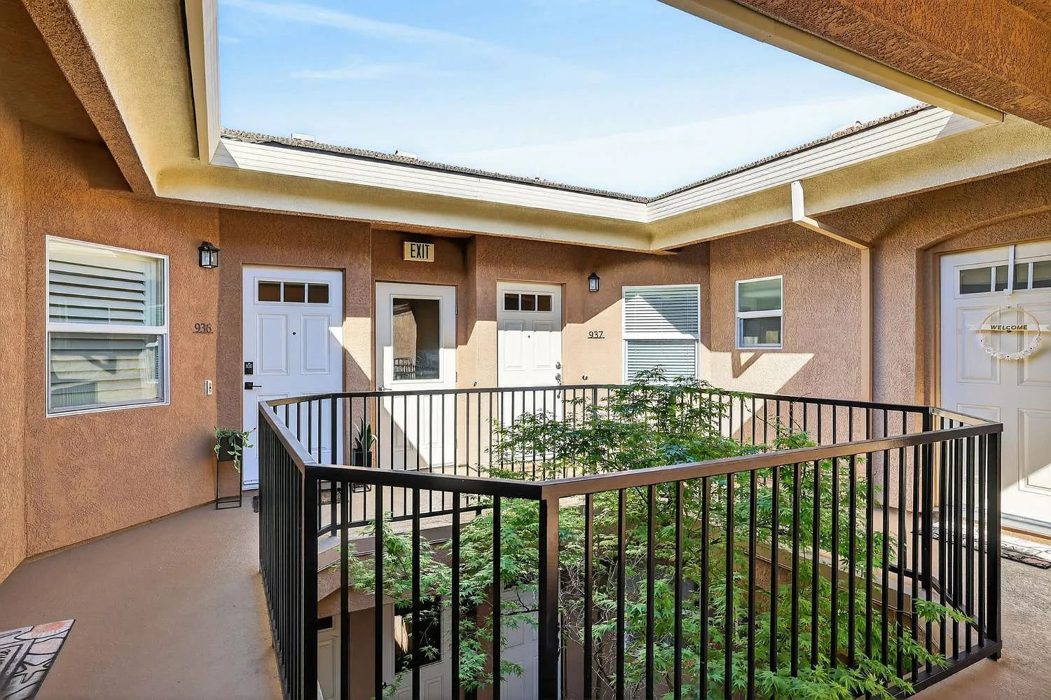 900 Moon Cir Unit 937 photo 1