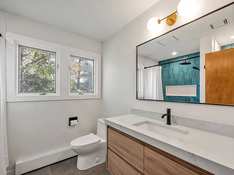 439 Summit St — Photo 27