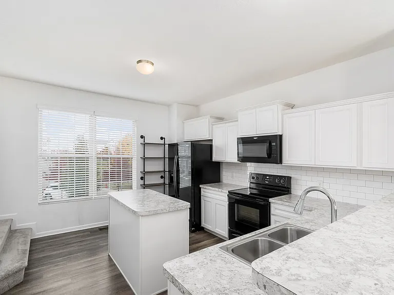 353 Laurel Creek St — Photo 15