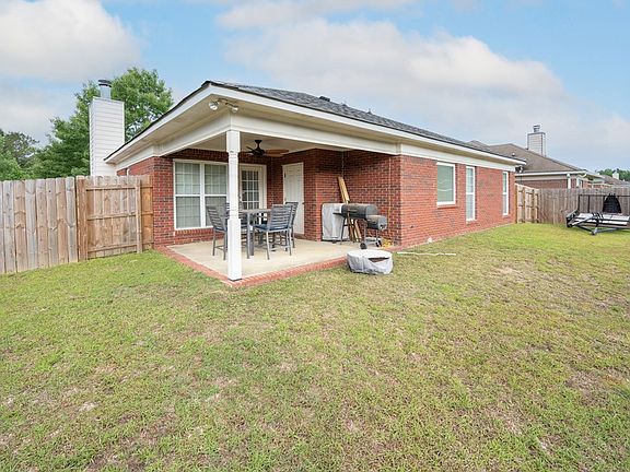 3rd image of 61 Lincolnshire Ln