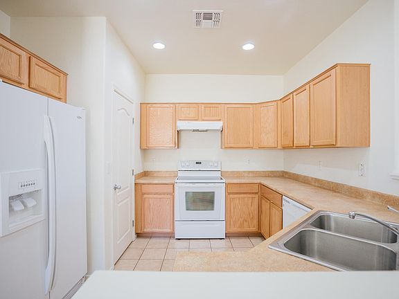 2nd image of 17365 W Pinnacle Vista Dr
