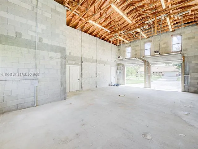 17101 SW 48th St — Photo 8