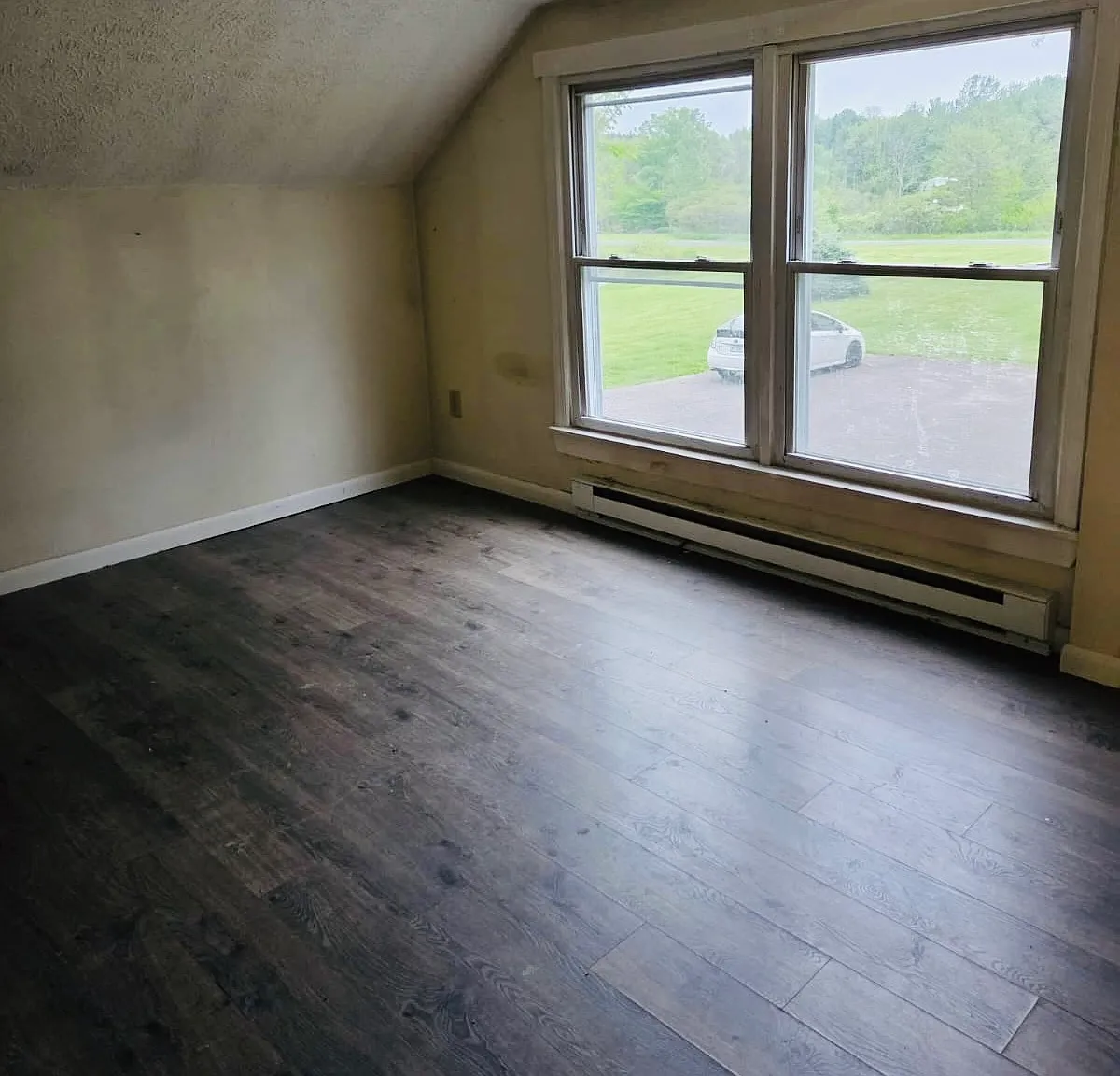 2 bed, 700 sqft, $1,045 — Photo 1