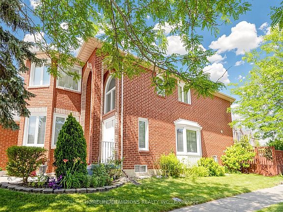 2nd image of 1622 Sandhurst Cres