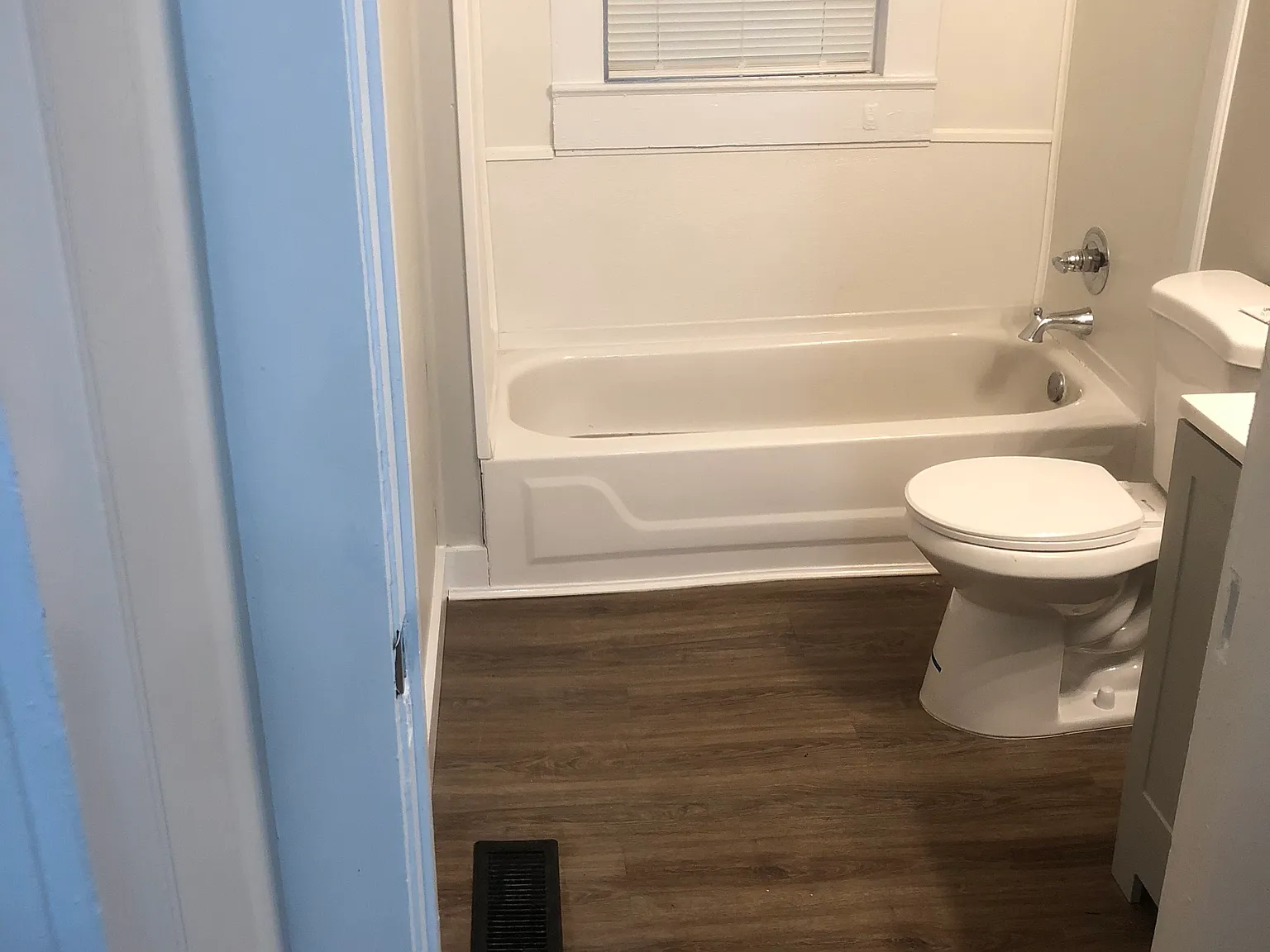 4 bed, 1.5 bath, 1326 sqft, $1,195 — Photo 4