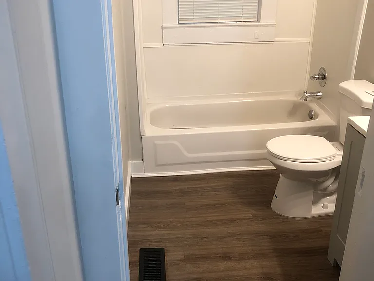 1657 Lee Ave SW — Photo 4